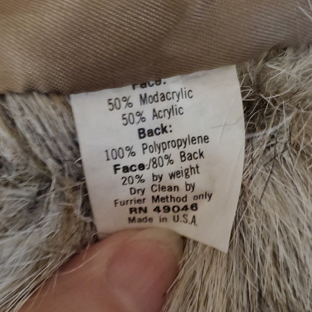 Signature Faux Fur Coat in Cream and Gray - Picture 3 of 4